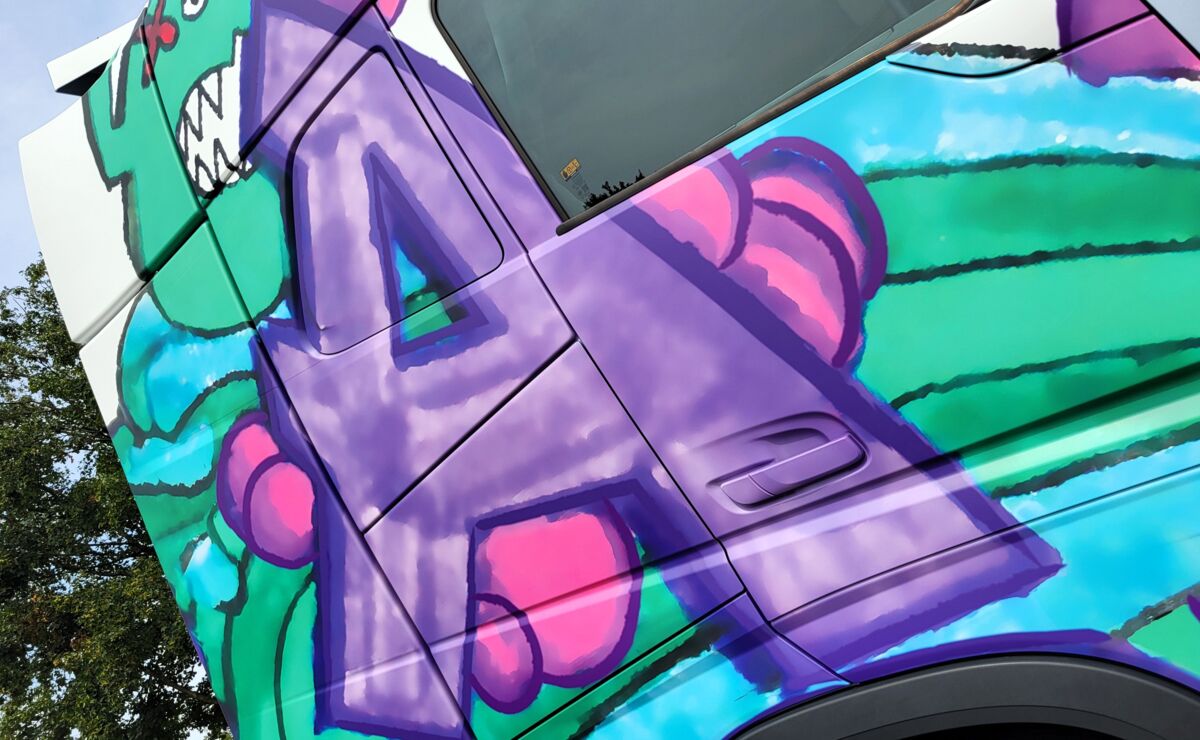 Volvo FH Aero ontworpen door 11-jarige Anne (4)