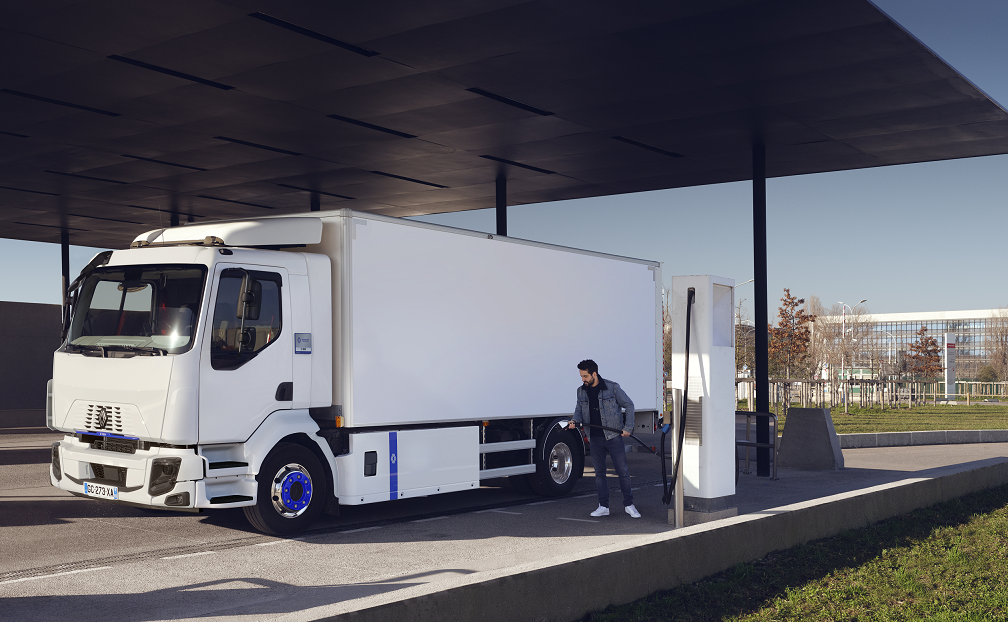 Renault Trucks E-Tech D charging