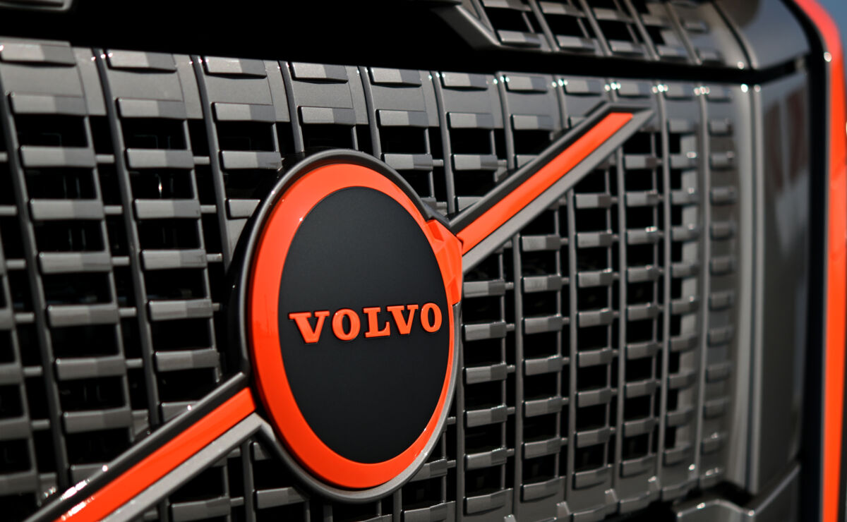 Nebim-Volvo-FH-Aero-limited-edition-2