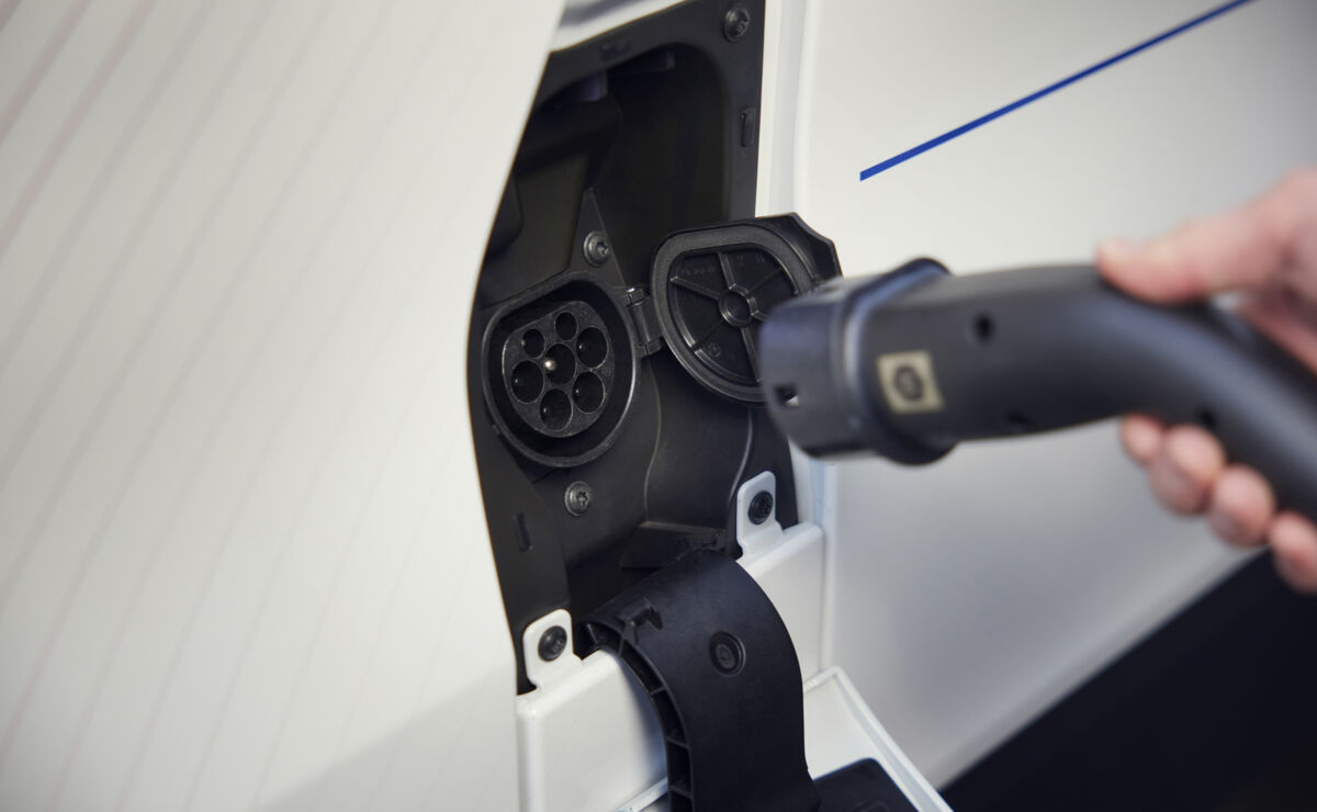 Renault Trafic E-Tech oplader