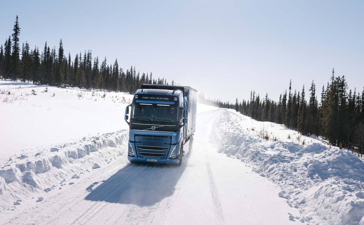 Volvo Trucks hydrogen powered electric trucks-2