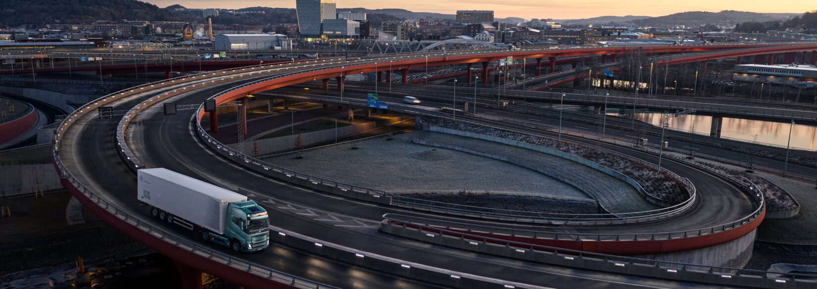 Nebim-Volvo-Trucks-FH_Electric_4