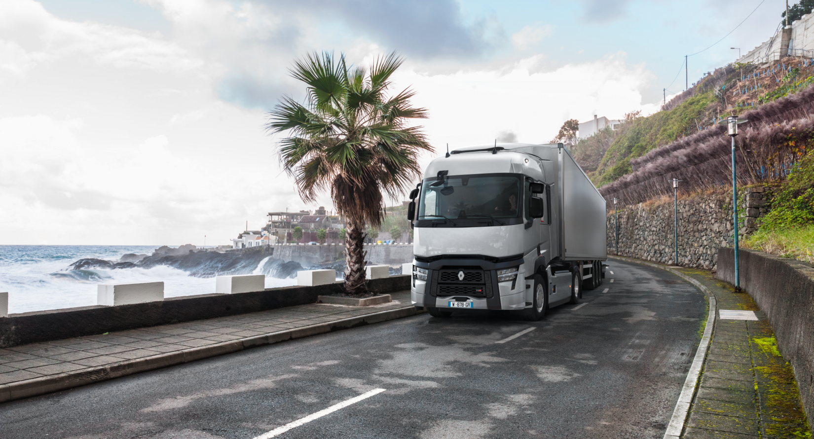 Renault-Trucks-T-rijdend-zee Renault-Trucks-T-rijdend-zee