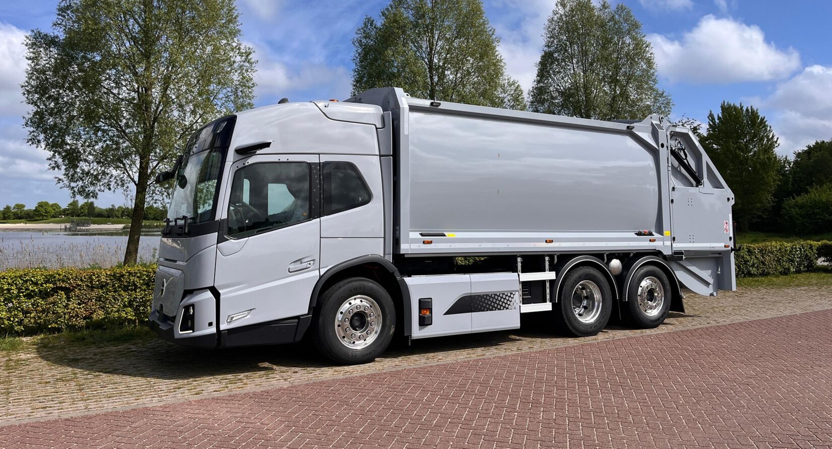 Primeur voor HVC - FM Low Entry (1)