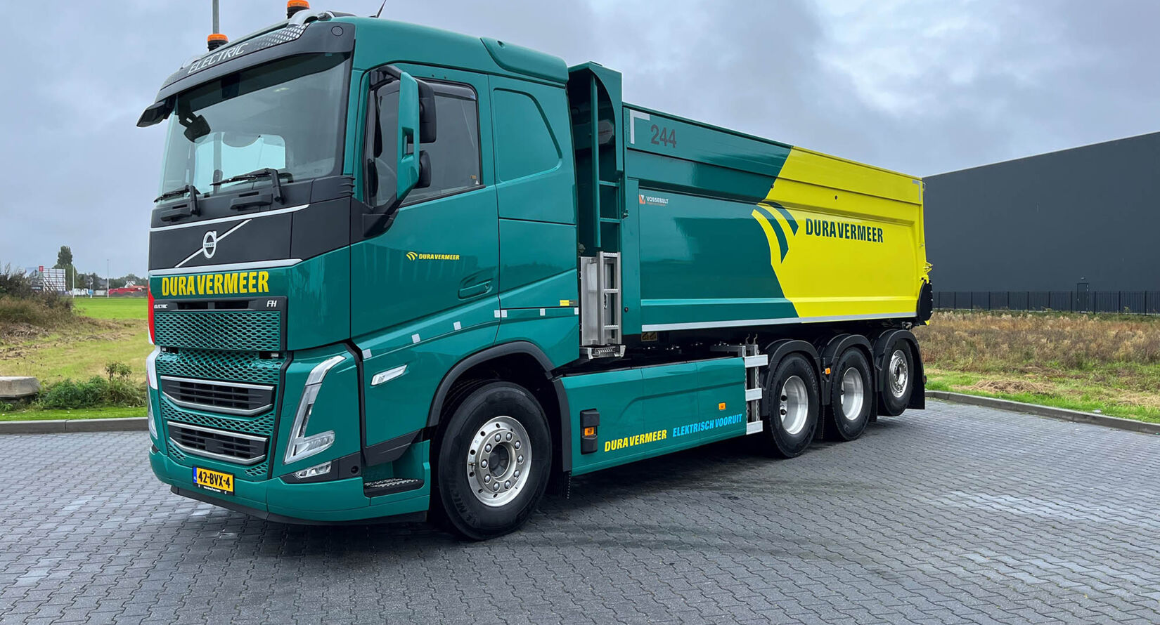 Millenaar & van Schaik Volvo FH Electric