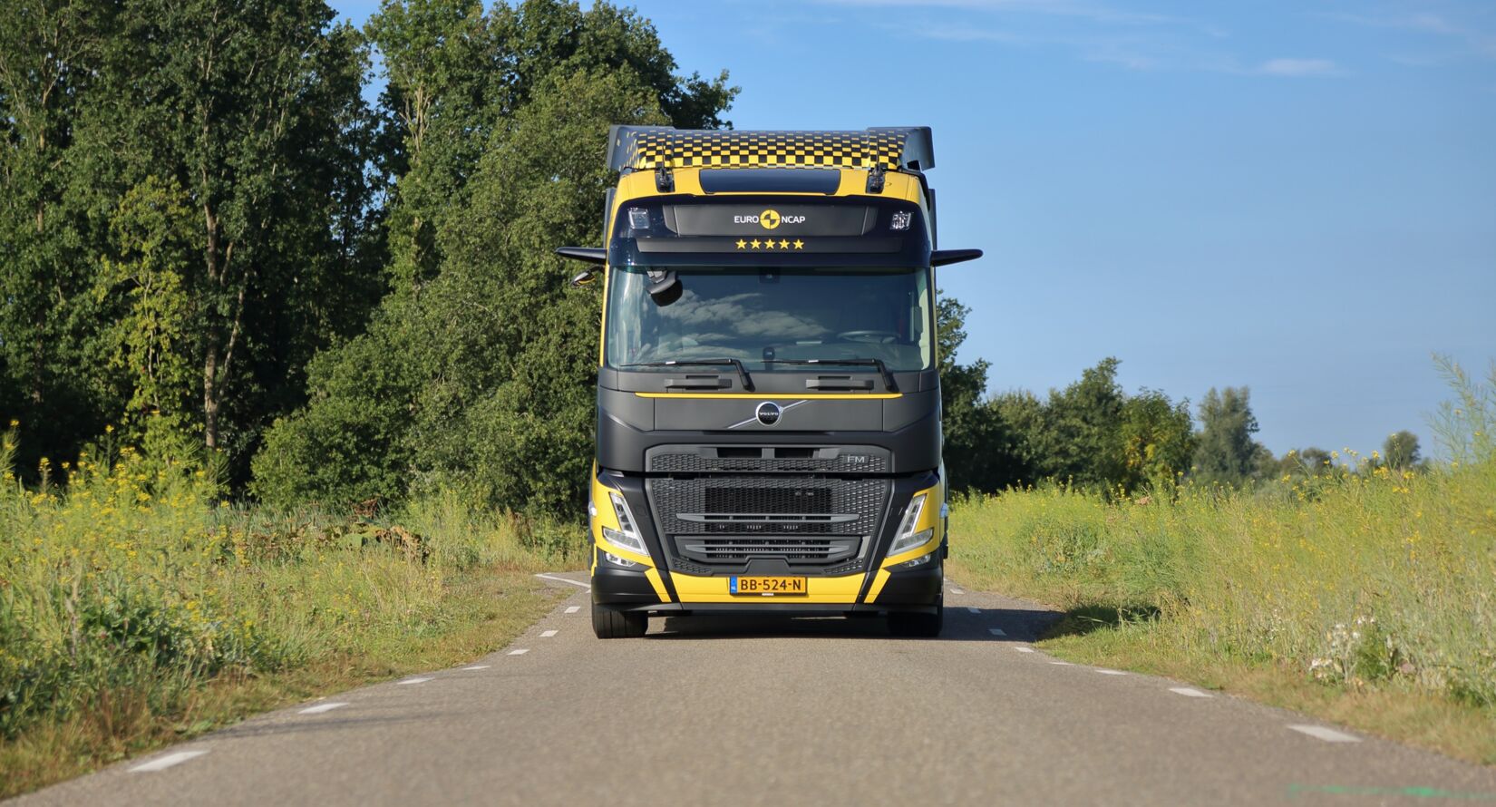 Volvo FM Euro NCAP-demotruck 3
