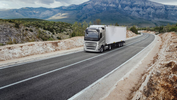 Volvo-Trucks-FH-Gas-01 Volvo-Trucks-FH-Gas-01