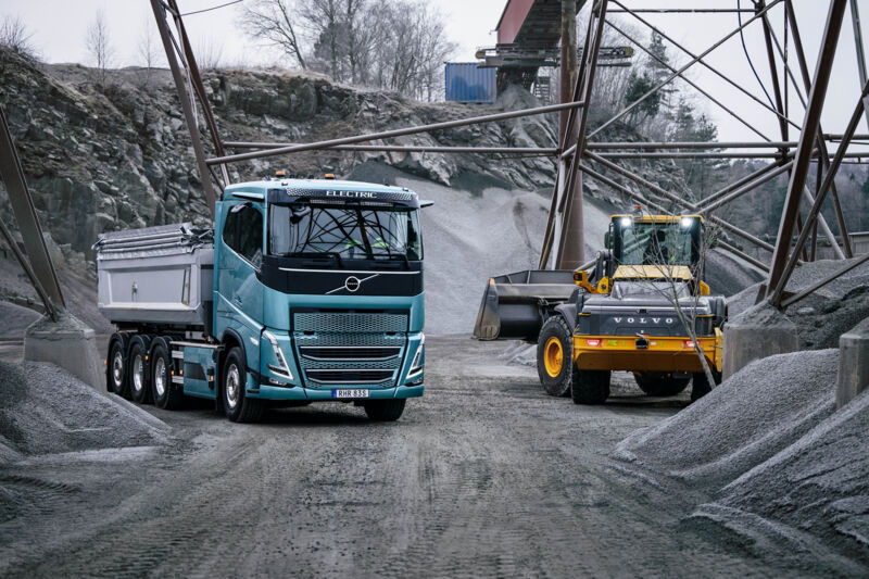 Volvo Trucks in construction 2