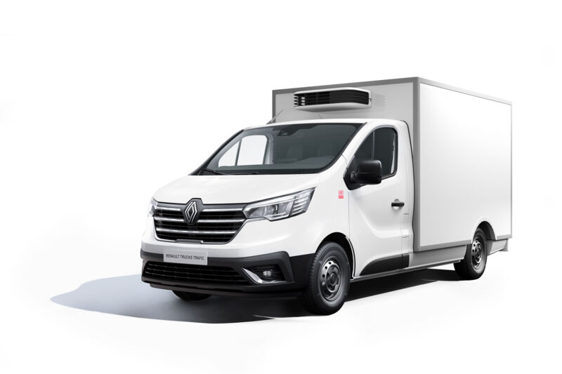 Nebim-Renault-Trafic-platform-cabine-plancher-koelwagen-l2h1-wit-driekwart