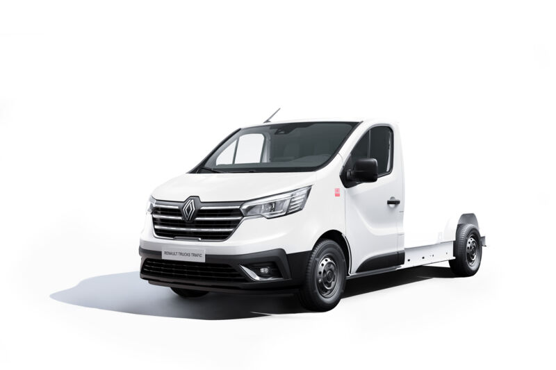 Nebim-Renault-Trafic-platform-cabine-plancher-l2h1-wit-driekwart