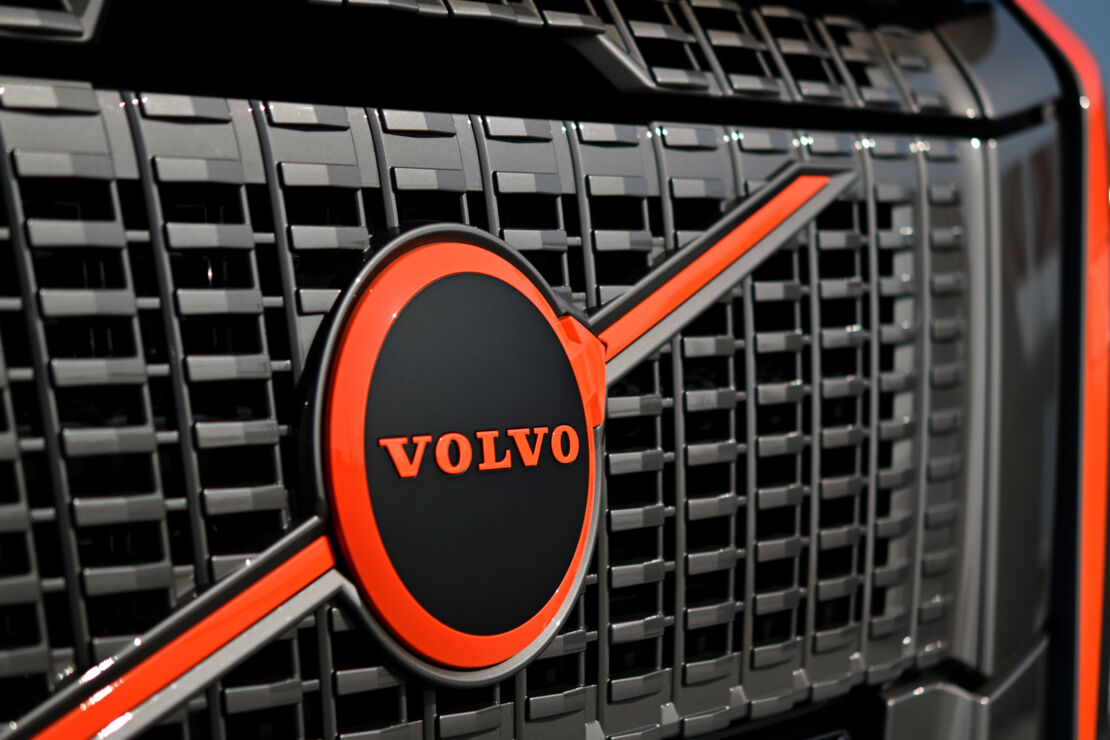 Nebim-Volvo-FH-Aero-limited-edition-2