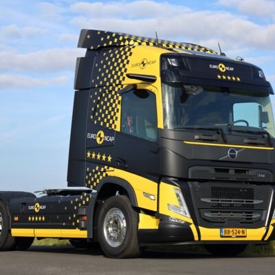 Volvo FM Euro NCAP-demotruck 1