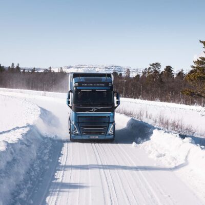 Volvo Trucks powered electric trucks-1